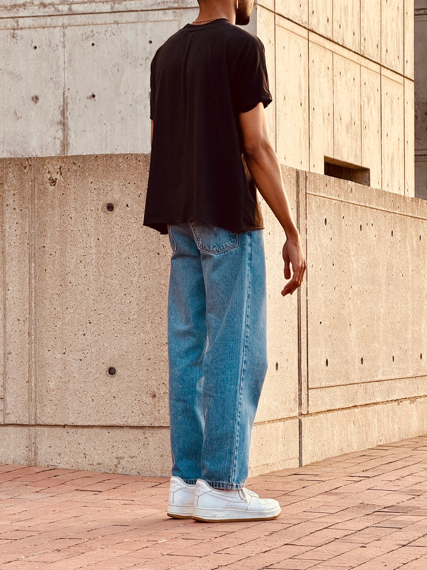 Essential Rolled Hem Black Tee